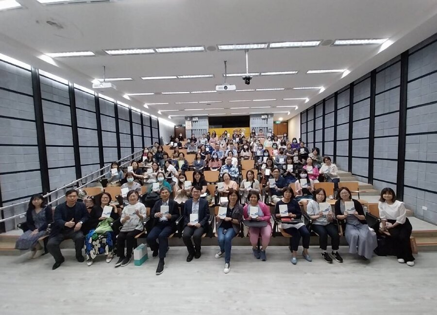 【經濟日報】陪憂鬱症妻子走低潮長庚科大邀前科技部長陳良基分享愛的故事系列圖片4