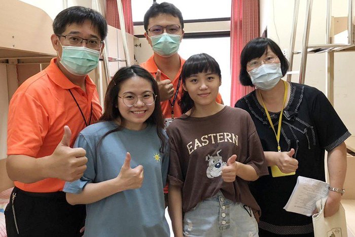 雙胞胎姊妹廖翊傛及翊喬，立志投身護理專業行列，成為健康照護專業的生力軍。