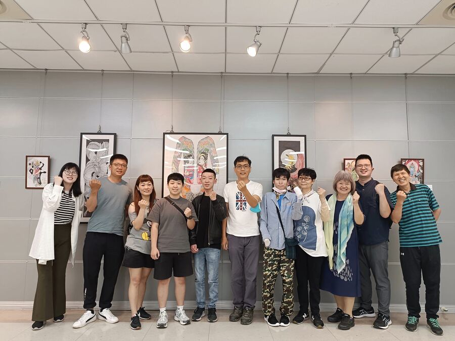校慶邀請病友舉辦「《記號》泡泡龍」繪畫聯展