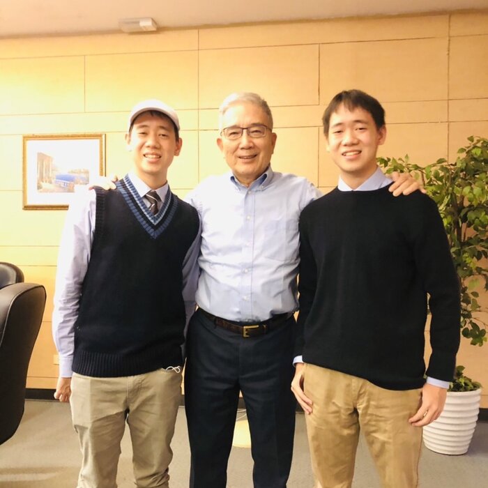 校長與呼照系左崇佐及左崇佑合影